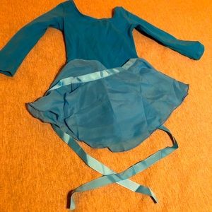 Girl’s leotard with a tulle skirt 2-4T